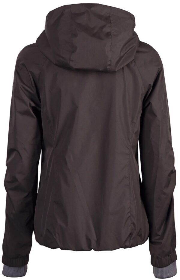 26206704-black-sand-2