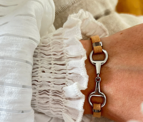 Screenshot-2025-12-26-at-20-53-14-Lilo-bracelet-suede-effect-bracelet-steel-or-gold