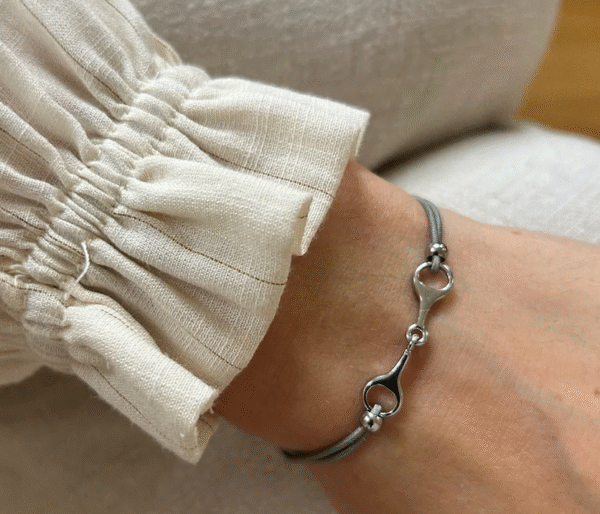 Screenshot-2026-01-26-at-11-18-19-Leo-bracelet-adjustable-elastic-cord-2-8-cm-bit-gold-plated